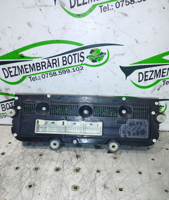 Comanda clima Volkswagen VW Touran [facelift] [2006 - 2010] Cross minivan 5-usi 1.6 TDI DSG (105 hp)