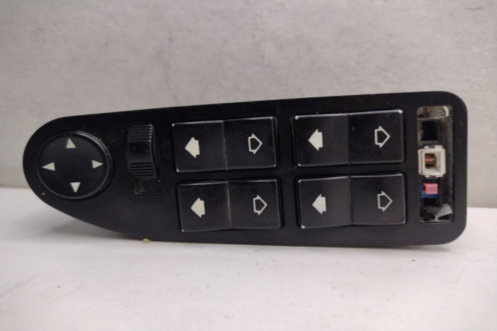Comanda geamuri, cod 61318368987 / 8368987 6131-8368987 BMW Seria 5 E39 [1995 - 2000]