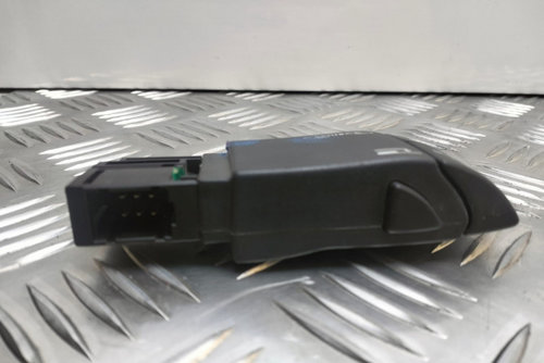 Comanda radio 7701049643 Renault Laguna 2 [facelift] [2005 - 2007]