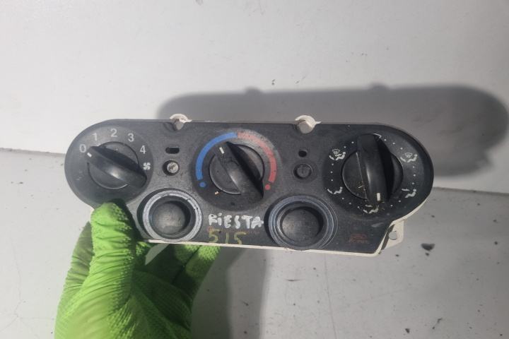 Comanda ventilatie Ford Fiesta 5 [2001 - 2007] Hatchback 3-usi 1.3 MT (70 hp)