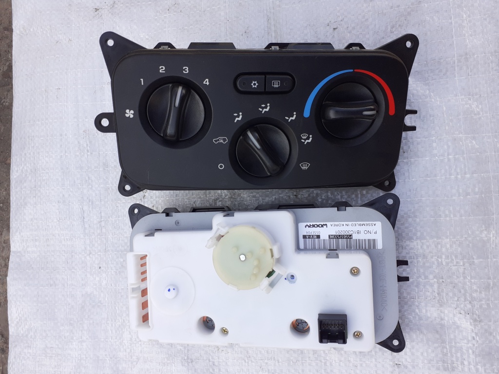 Comenzi aer AC Climatronic Jeep Cherokee Facelift KJ 2005 2006 2007 2008