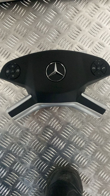 Comenzi volan dreapta Mercedes R-Class W251 3.0 CDI an 2010 cod A1648700558