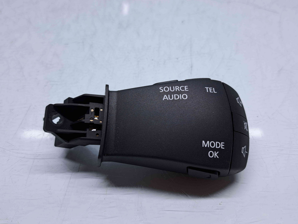 Comenzi volan Renault Kadjar [Fabr 2015-prezent] OEM