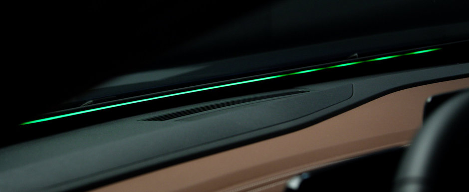 Comenzile vocale sunt de domeniul trecutului. Noua masina de la VW foloseste o banda LED pentru a interactiona cu tine Comenzile vocale sunt de domeniul trecutului. Noua masina de la VW foloseste o banda LED pentru a interactiona cu tine