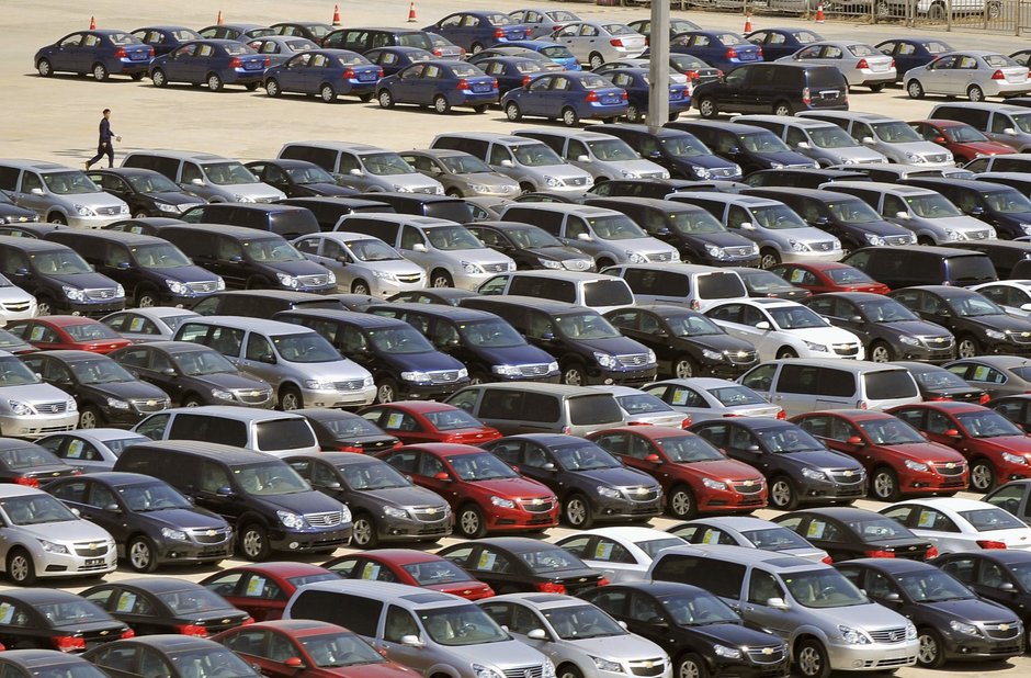 Comertul auto a scazut ca serie bruta, insa a crescut ca serie ajustata in ianuarie 2013 Comertul auto a scazut ca serie bruta, insa a crescut ca serie ajustata in ianuarie 2013