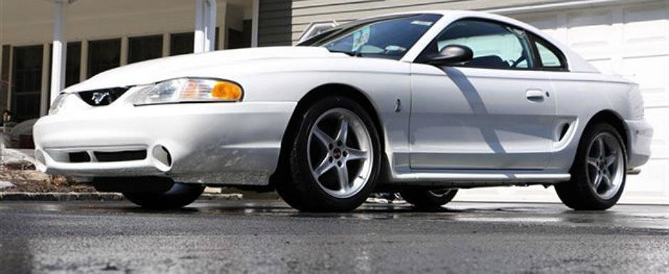 Comoara de pe internet: Un exclusivist Mustang Cobra R isi cauta o noua casa