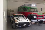 Comoara din sala de sport: aproape 100 de masini clasice si exotice descoperite intr-o hala