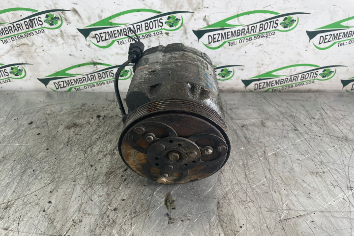 Compresor AC 1J0 820 803 G Volkswagen VW Golf 4 [1997 - 2006] wagon 1.4 MT (75 hp)