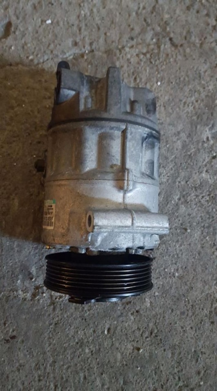 Compresor ac 1k0820859f vw golf 5 plus 2.0 tdi azv 136 cai