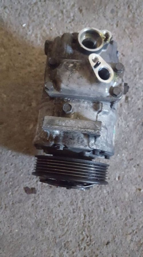 Compresor ac 1k0820859f vw golf 5 plus 2.0 tdi bkd 140 cai