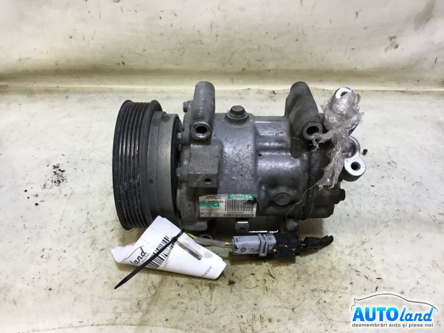 Compresor AC 8200953359 1.5 DCI Nissan JUKE 2010