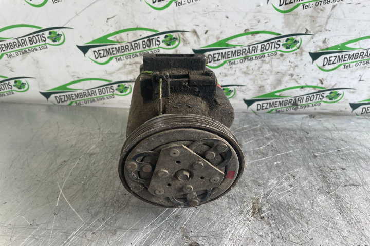 Compresor AC 8D0 260 805D Audi A4 B5 [1994 - 1999] Sedan 1.8 MT (125 hp)