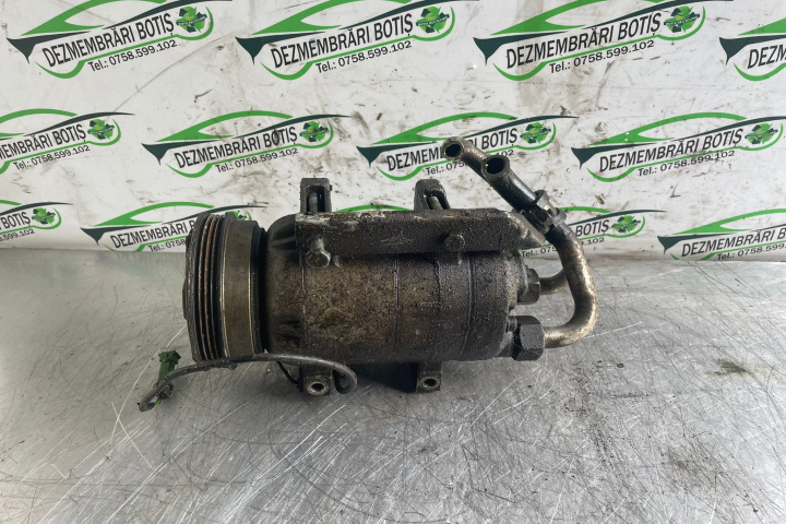 Compresor AC 8D0 260 805D Volkswagen VW Passat B5 [1996 - 2000] wagon 1.8 Syncro MT (125 hp)