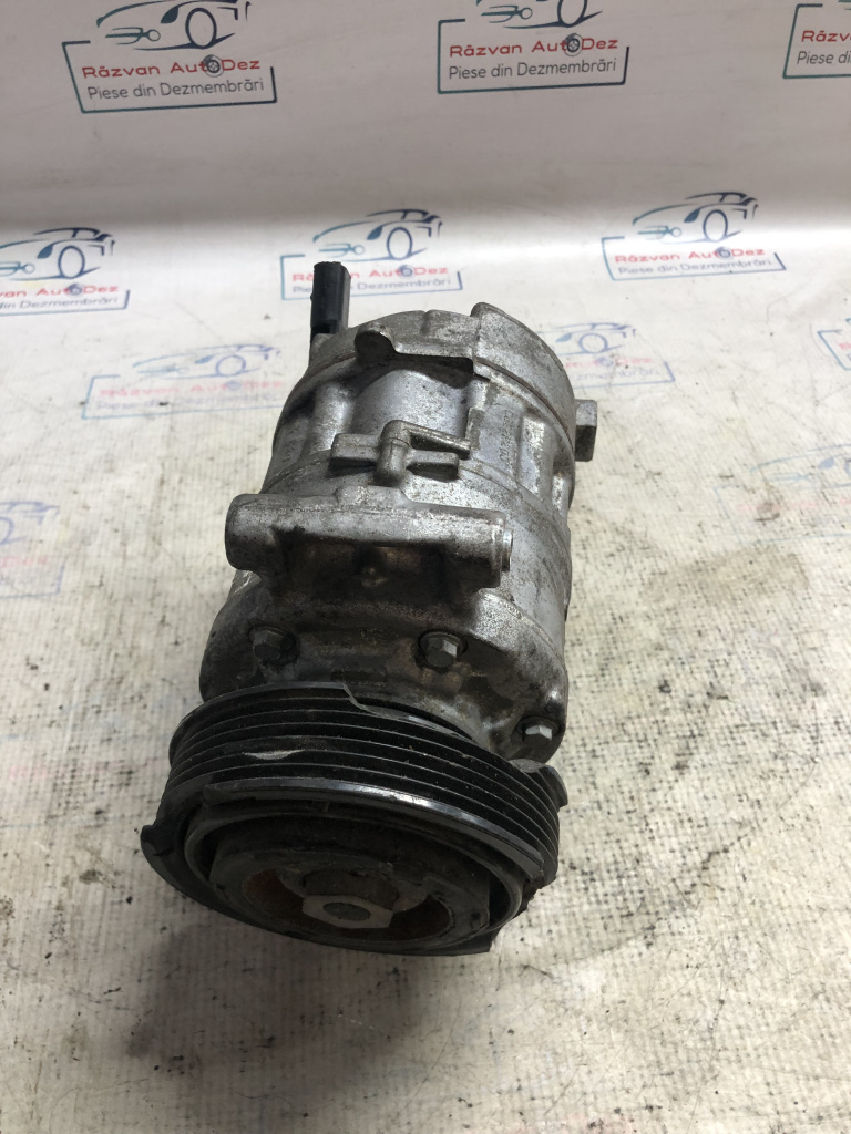 Compresor AC Audi A4 B9 2016, 4M0820803 / FULIE DEFECTA