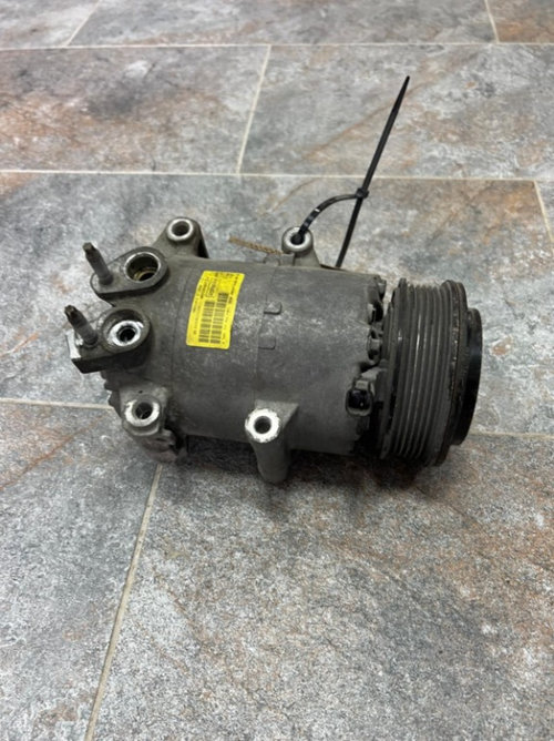 Compresor AC / Clima AV11-19D629-AB- Ford Fiesta 1.6 benzina -cod motor JTJA.