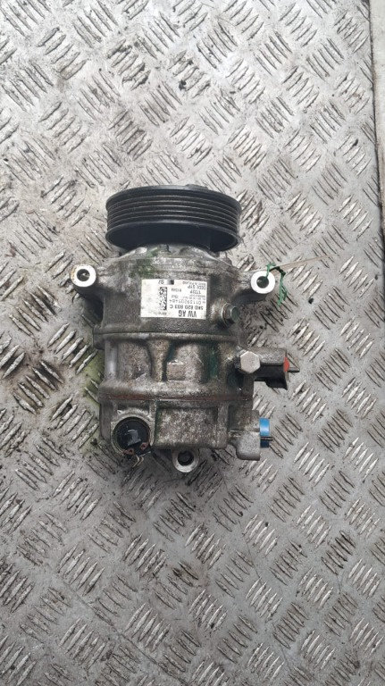 Compresor AC cu defect la mufa AUDI Q2 Q3 cod 5K0820803C