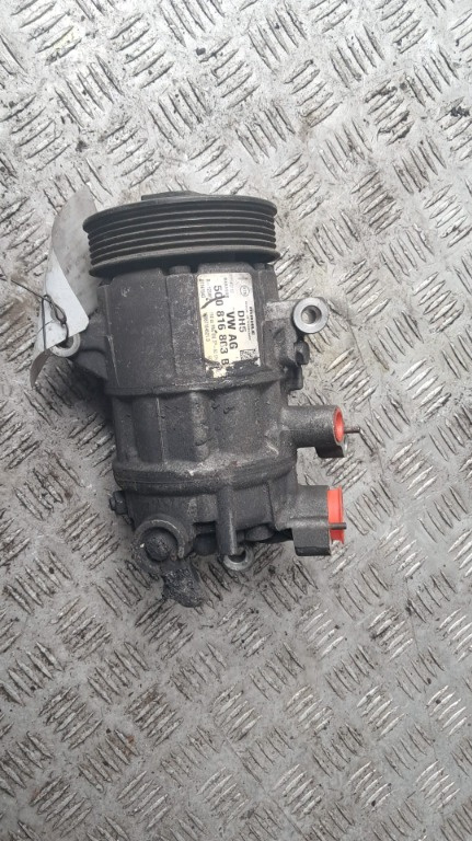 Compresor AC cu mic defec la mufa VW JETTA cod 5Q0816803B