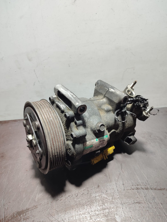 Compresor AC Peugeot / Citroen 1.6 HDI 9659875780