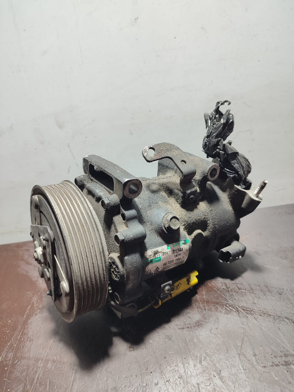 Compresor AC Peugeot / Citroen 1.6 HDI 9670318880