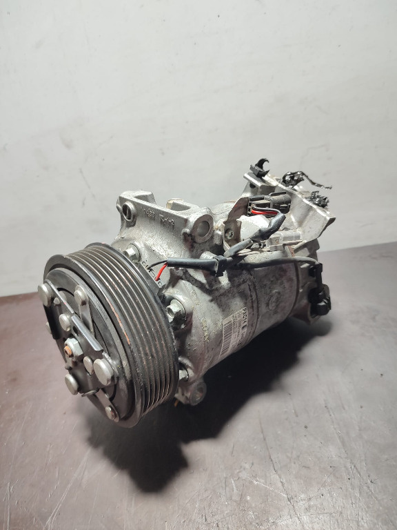 Compresor AC Renault / Nissan 1.6i 926003404R