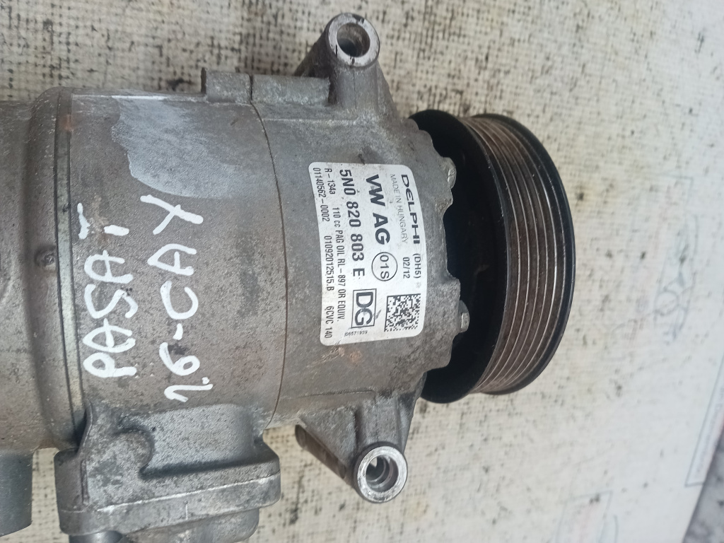 Compresor AC Volkswagen Passat 1.6 2012, 5N0820803