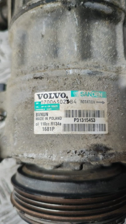 Compresor AC Volvo XC70 2.4 D cod motor D5244T17 transmisie automata,an 2013 cod 31315453