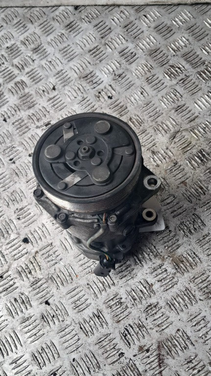 Compresor AC Vw Golf 4 cod 7H0820803D