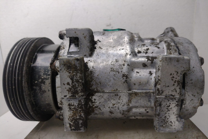 Compresor Clima 8200117767 Dacia Sandero [2008 - 2012]