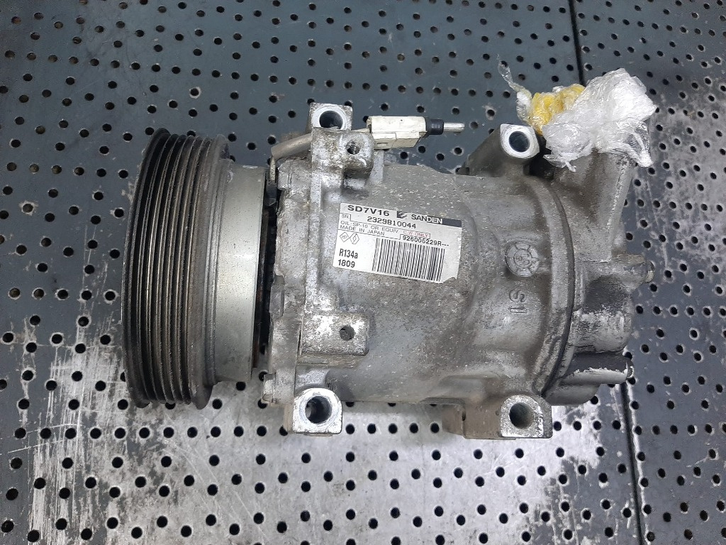 Compresor clima ac k9kj898 1.5 dci dacia duster 926006229r