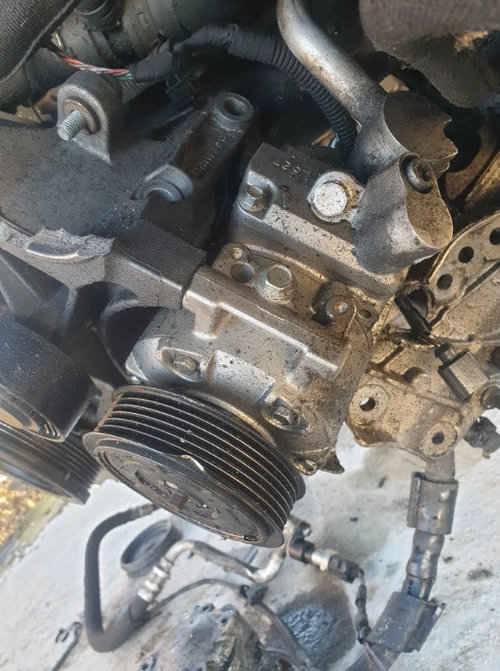 Compresor clima AC original Audi A4 B8 2.0 TFSI flexible fuel quattro 180cp cod piesa : 8FK351110-92