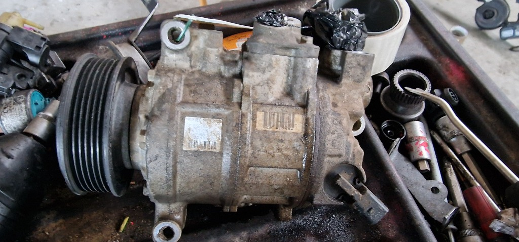 Compresor Clima Audi A4 B7 2.0TDI cod 8E0260805CB