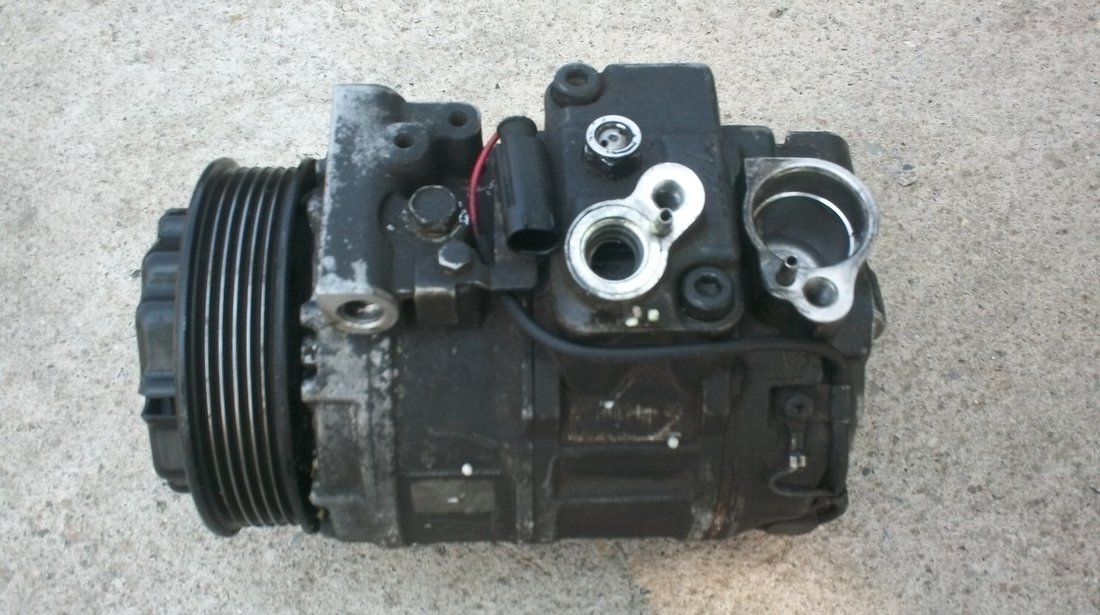 Compresor clima Mercedes C Class W203 an 2001-2007 motor 2000 benzina in stare foarte buna