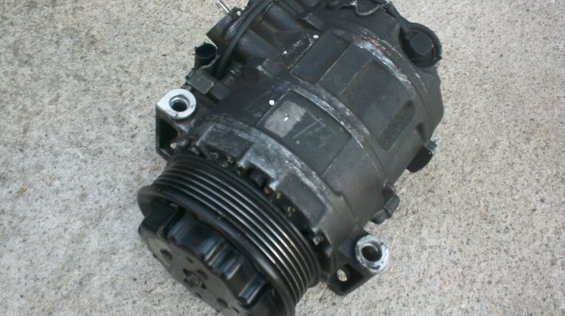 Compresor clima Mercedes C Class W203 an 2001-2007 motor 2000 benzina in stare foarte buna