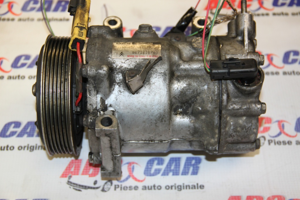 Compresor clima Peugeot 3008 1.6 HDI cod: 9671216780 model 2012