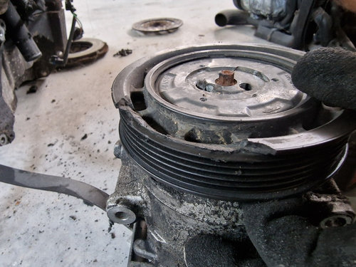 Compresor Clima Renault Megane 3 LAguna 3 1.5 dci Cod 8200939386A