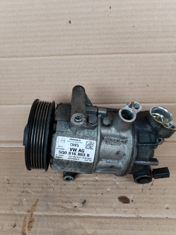 Compresor clima Volkswagen Jetta 4 2.0TDI CUU 5Q0816803B