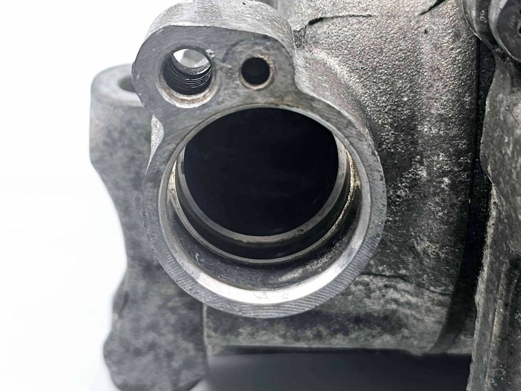 Compresor clima Volkswagen Passat B6 (3C2) [Fabr 2005-2010] 5N0820803E 1.6 TDI CAYC 77KW / 105CP