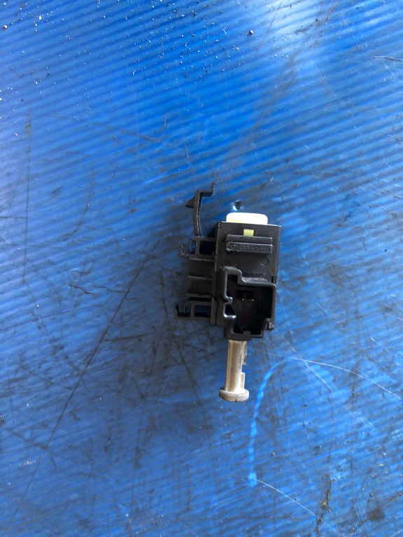 Comutator ambreaj 2.0 d ford mondeo mk4 6g9t-11a152-aa