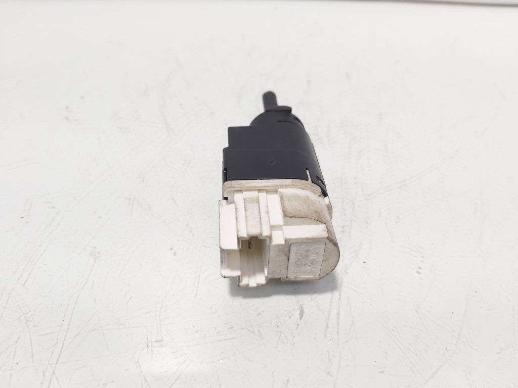 Comutator contact frana, cod 253206170R, Dacia Duster (id:703813)