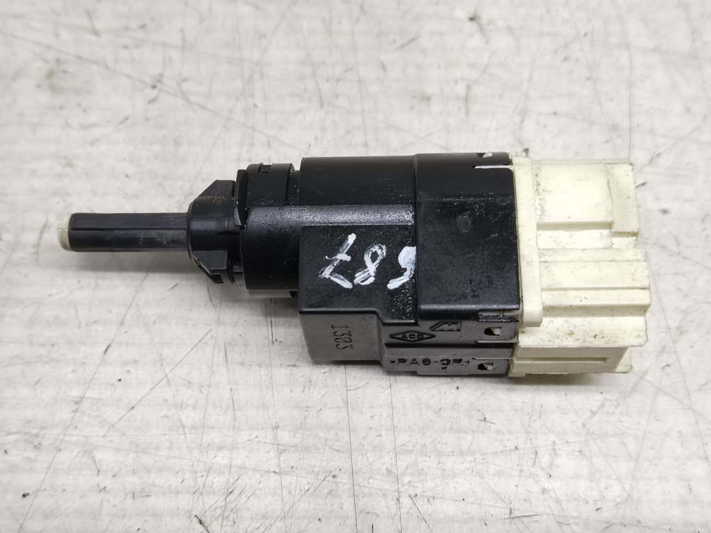 Comutator lumini frana 253206170r Dacia Logan 2 [2013 - 2016]