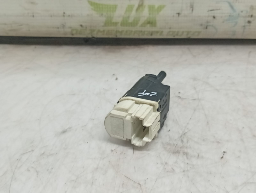 Comutator lumini frana 253206170r Dacia Sandero 2 [2013 - 2016]