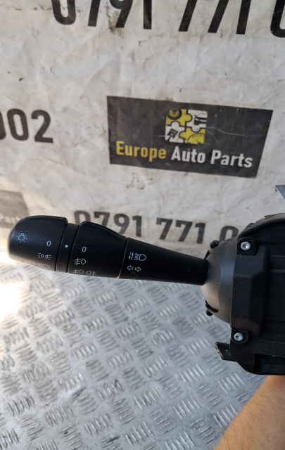 Comutator lumini frana 285916556R Dacia Dokker [facelift] [2017 - 2020] Compactvan Stepway Motor 1.5 DCI Adblue an 2020 120000 km