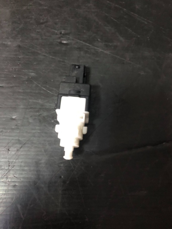 Comutator lumini frana alfa romeo 159 46840510