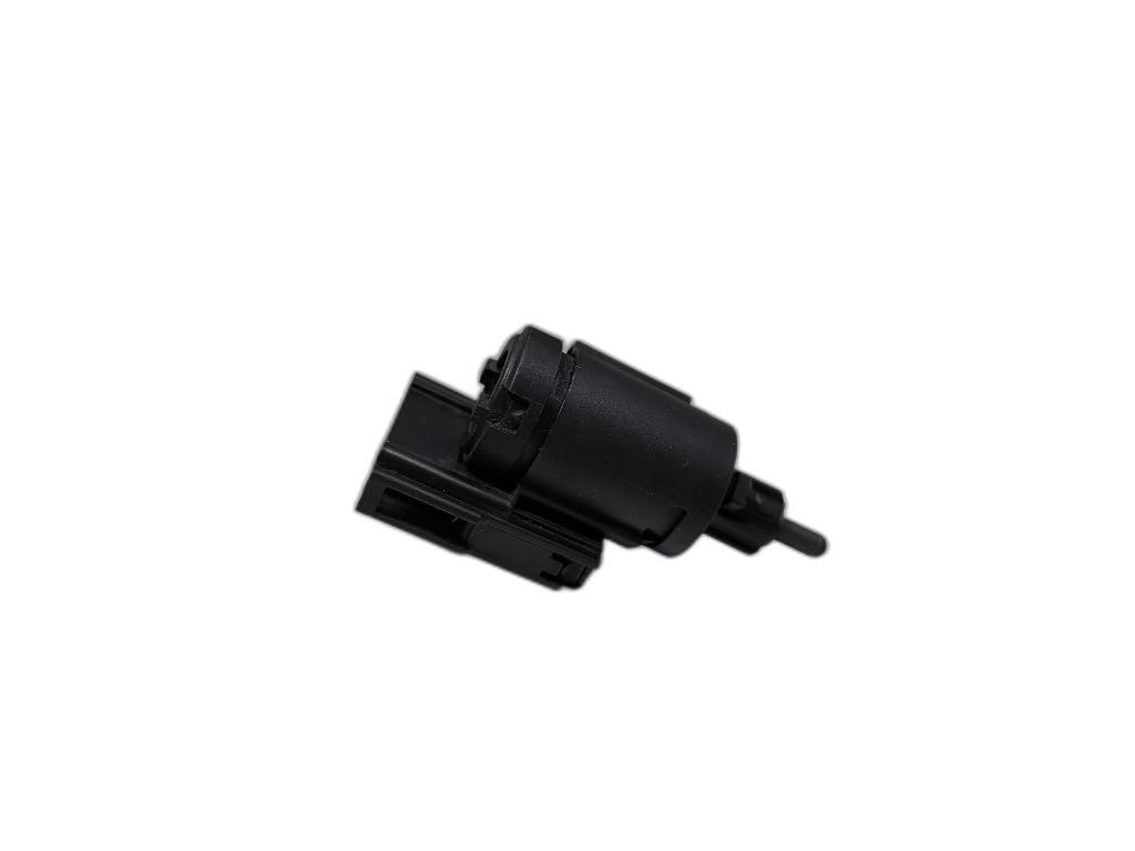 Comutator lumini frana ​Audi A3 (8P1) Coupe 2003 2.0 FSI OEM 3B0945511A