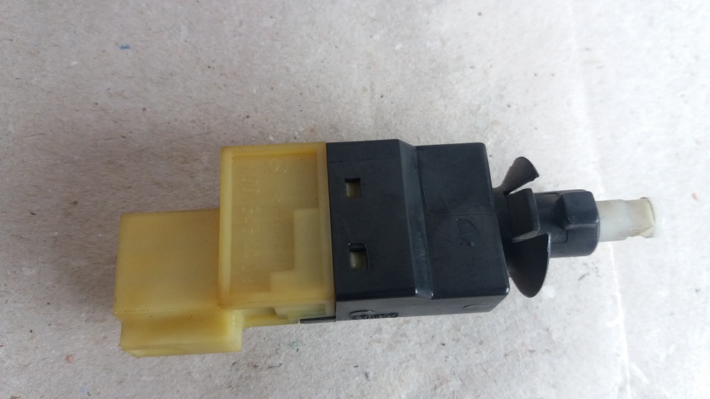 Comutator lumini frana mercedes a-class w169 a0015454409