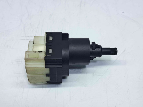 Comutator lumini frana Volkswagen Touareg (7LA, 7L6) [Fabr 2003-2010] OEM 3.0 TDI BKS 165KW / 224CP