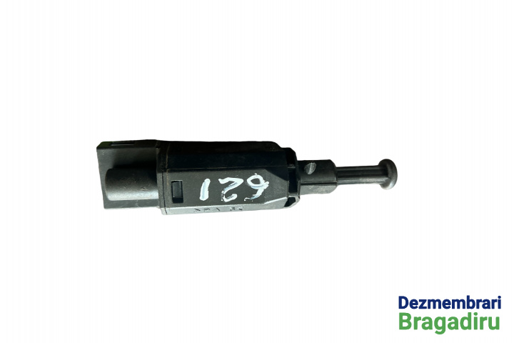 Comutator lumini frana Volkswagen VW Golf 4 [1997 - 2006] Hatchback 5-usi 1.4 MT (75 hp) Cod motor AXP