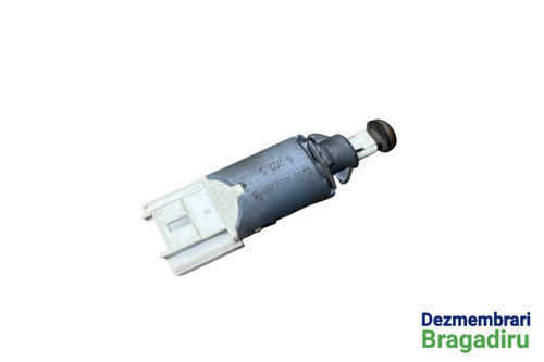 Comutator pedala frana Cod: 8200168238 8200168238 Renault Megane 2 [facelift] [2006 - 2012] Hatchbac...