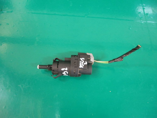 COMUTATOR PEDALA FRANA / SWITCH LUMINI FRANA COD 3M5T-13480-AC FORD FOCUS 2 FAB. 2004 – 2010 ⭐...