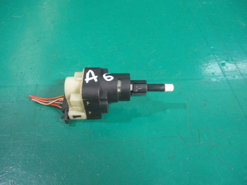 COMUTATOR PEDALA FRANA / SWITCH LUMINI FRANA COD 1K2945511 C AUDI A6 C5 FAB. 2001 - 2005 ⭐⭐⭐...